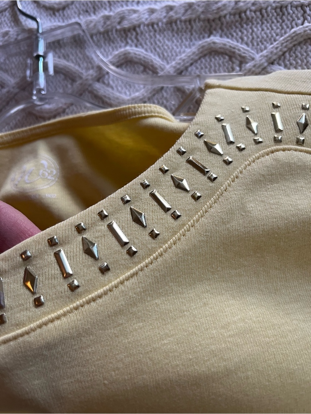 Butter Cream Yellow Short Sleeve Top with Neckline Detail Size XL - Picture 8 of 11